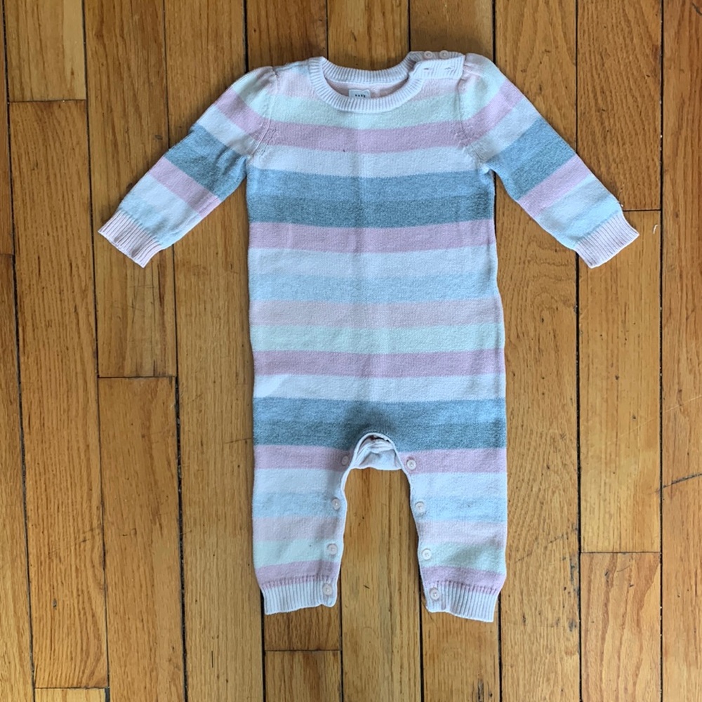 Baby Gap knit one-piece romper. 6-12 months. Pink and gray.